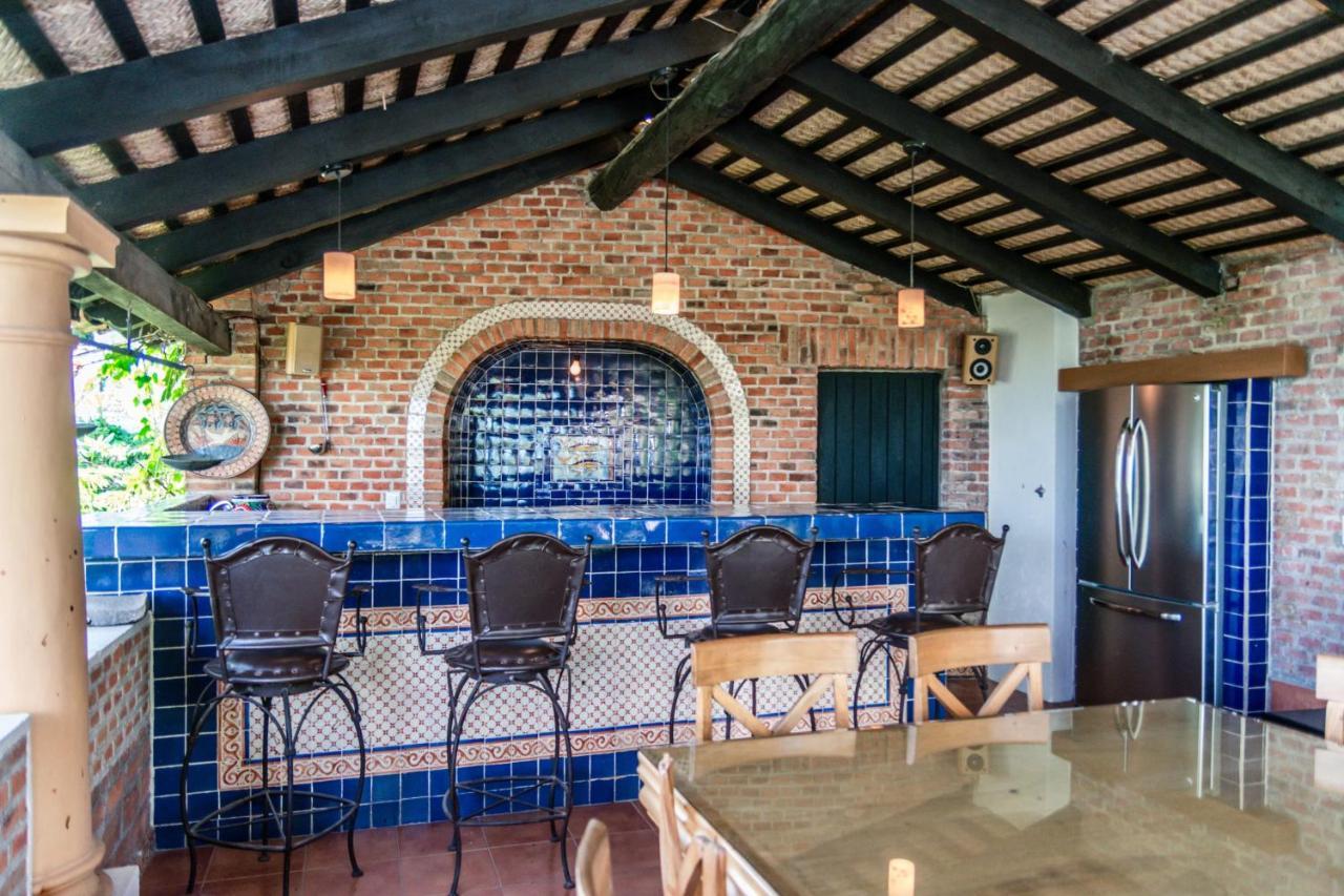 Casa Galeana- Tropical 1-Bd 1-Wc Mountain Top Luxury Suite With Stunning Views อาจิจิก ภายนอก รูปภาพ