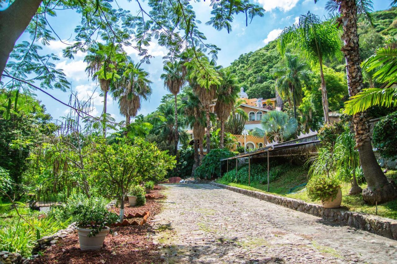 Casa Galeana- Tropical 1-Bd 1-Wc Mountain Top Luxury Suite With Stunning Views อาจิจิก ภายนอก รูปภาพ