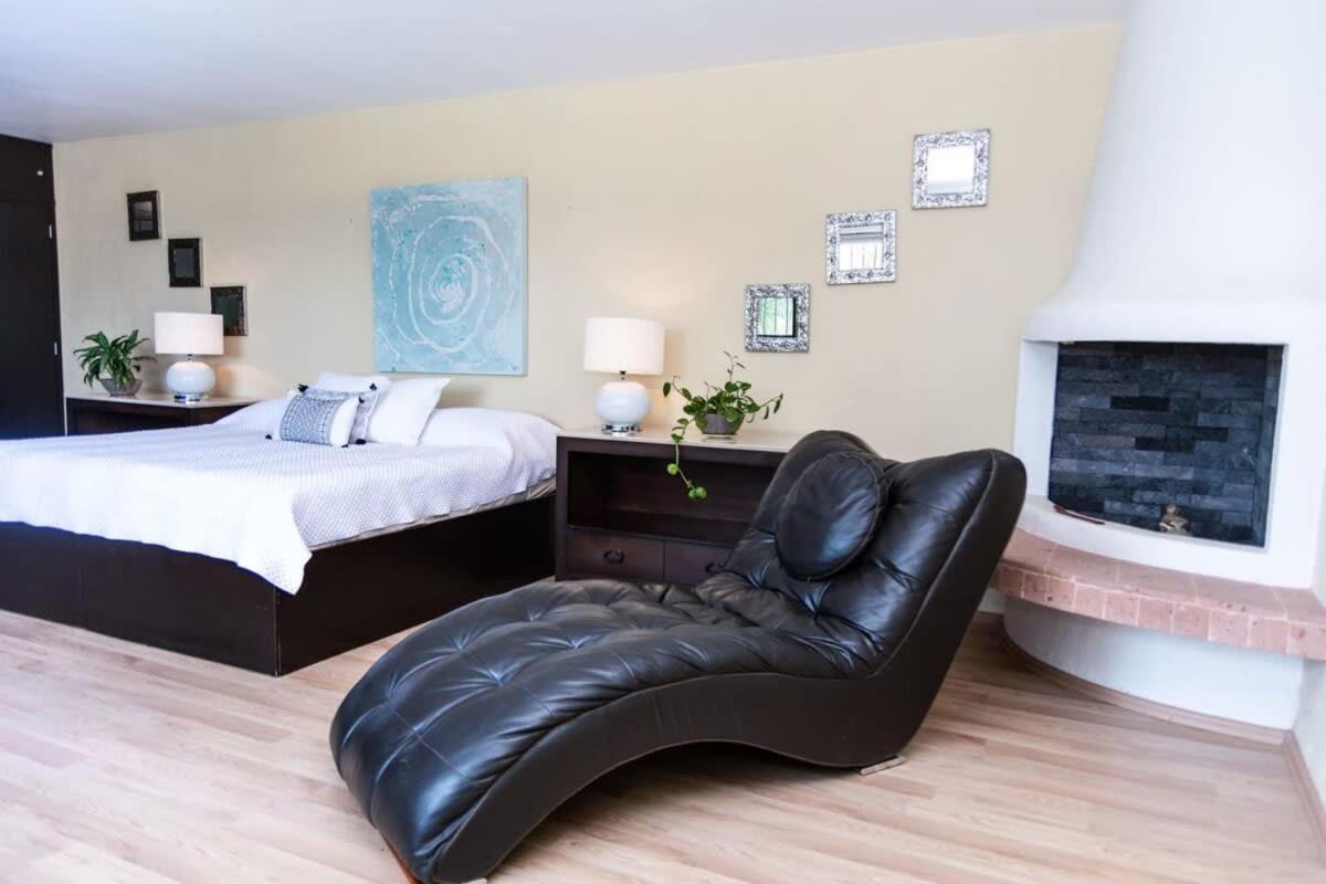 Casa Galeana- Tropical 1-Bd 1-Wc Mountain Top Luxury Suite With Stunning Views อาจิจิก ภายนอก รูปภาพ