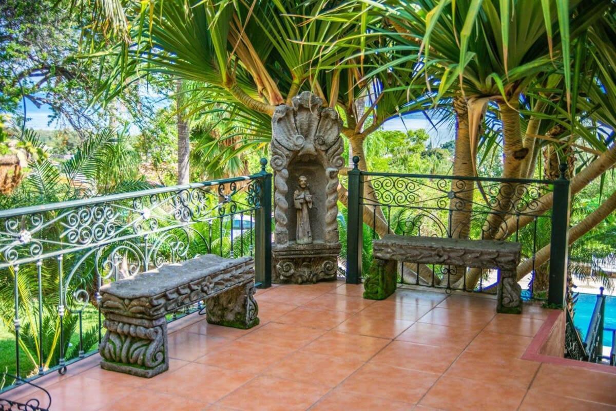 Casa Galeana- Tropical 1-Bd 1-Wc Mountain Top Luxury Suite With Stunning Views อาจิจิก ภายนอก รูปภาพ