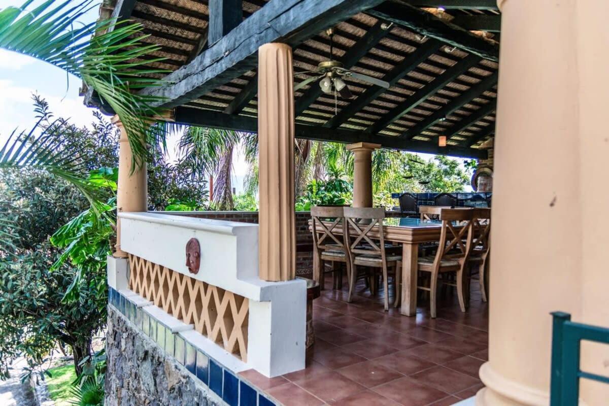 Casa Galeana- Tropical 1-Bd 1-Wc Mountain Top Luxury Suite With Stunning Views อาจิจิก ภายนอก รูปภาพ