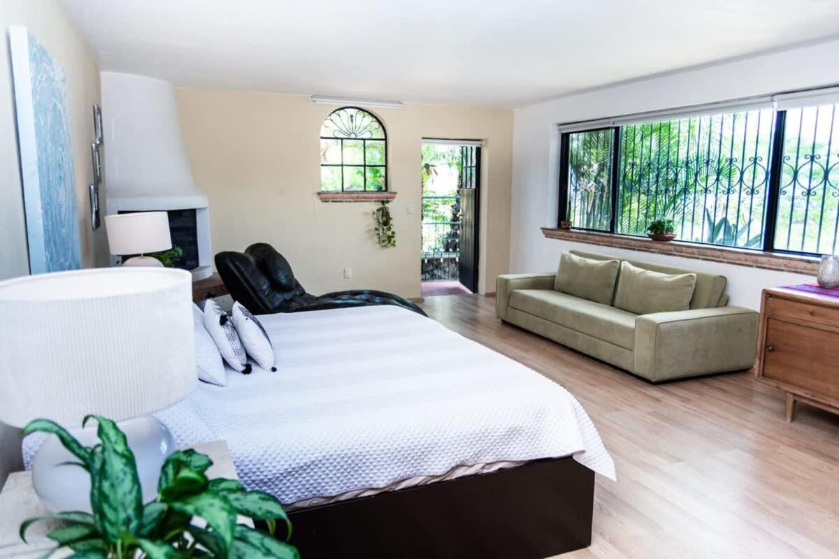 Casa Galeana- Tropical 1-Bd 1-Wc Mountain Top Luxury Suite With Stunning Views อาจิจิก ภายนอก รูปภาพ