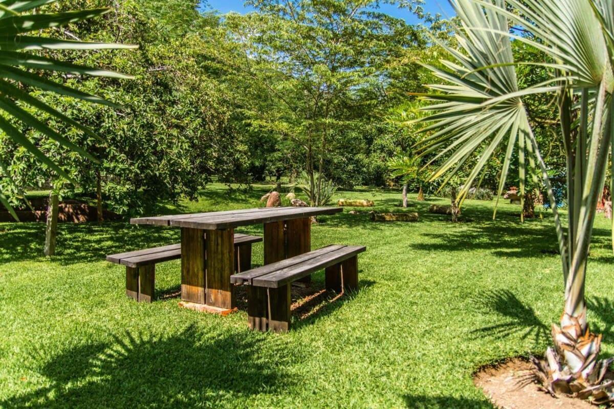 Casa Galeana- Tropical 1-Bd 1-Wc Mountain Top Luxury Suite With Stunning Views อาจิจิก ภายนอก รูปภาพ