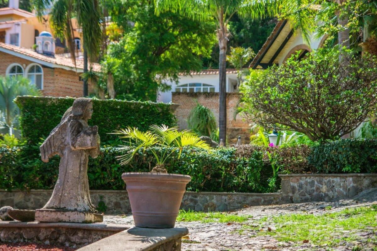 Casa Galeana- Tropical 1-Bd 1-Wc Mountain Top Luxury Suite With Stunning Views อาจิจิก ภายนอก รูปภาพ