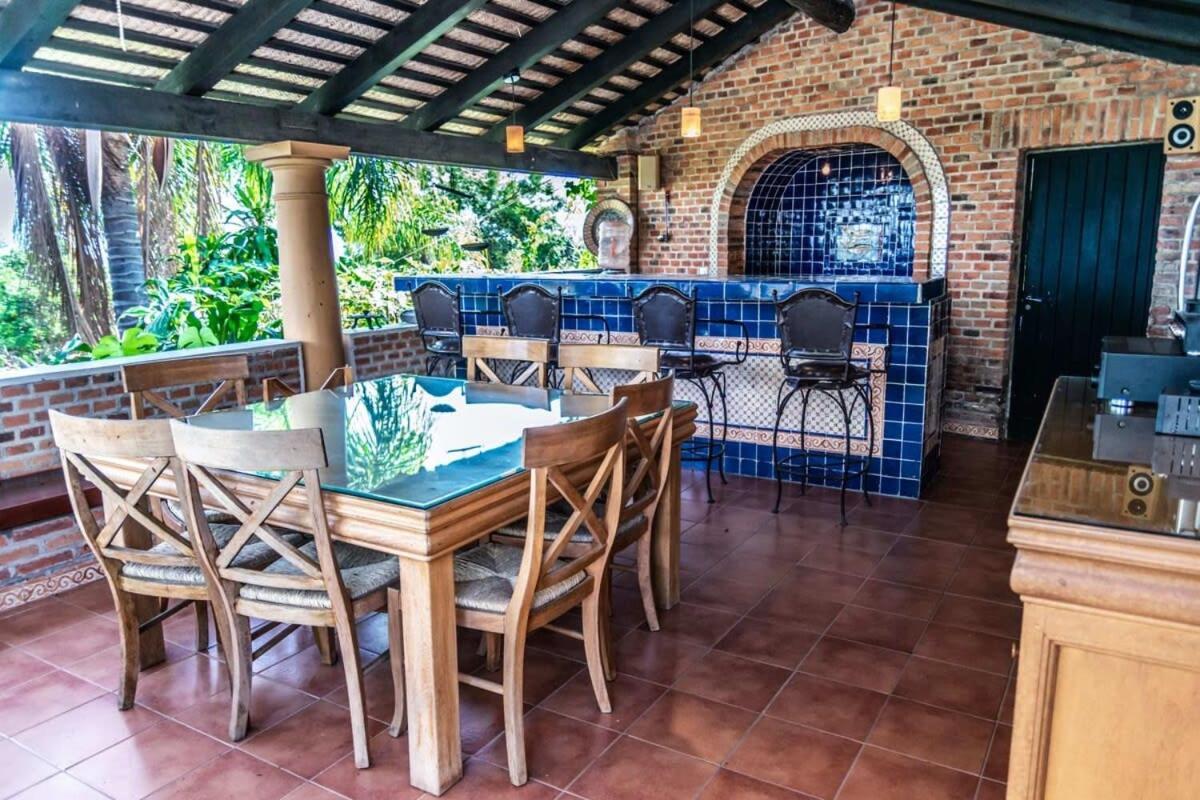 Casa Galeana- Tropical 1-Bd 1-Wc Mountain Top Luxury Suite With Stunning Views อาจิจิก ภายนอก รูปภาพ